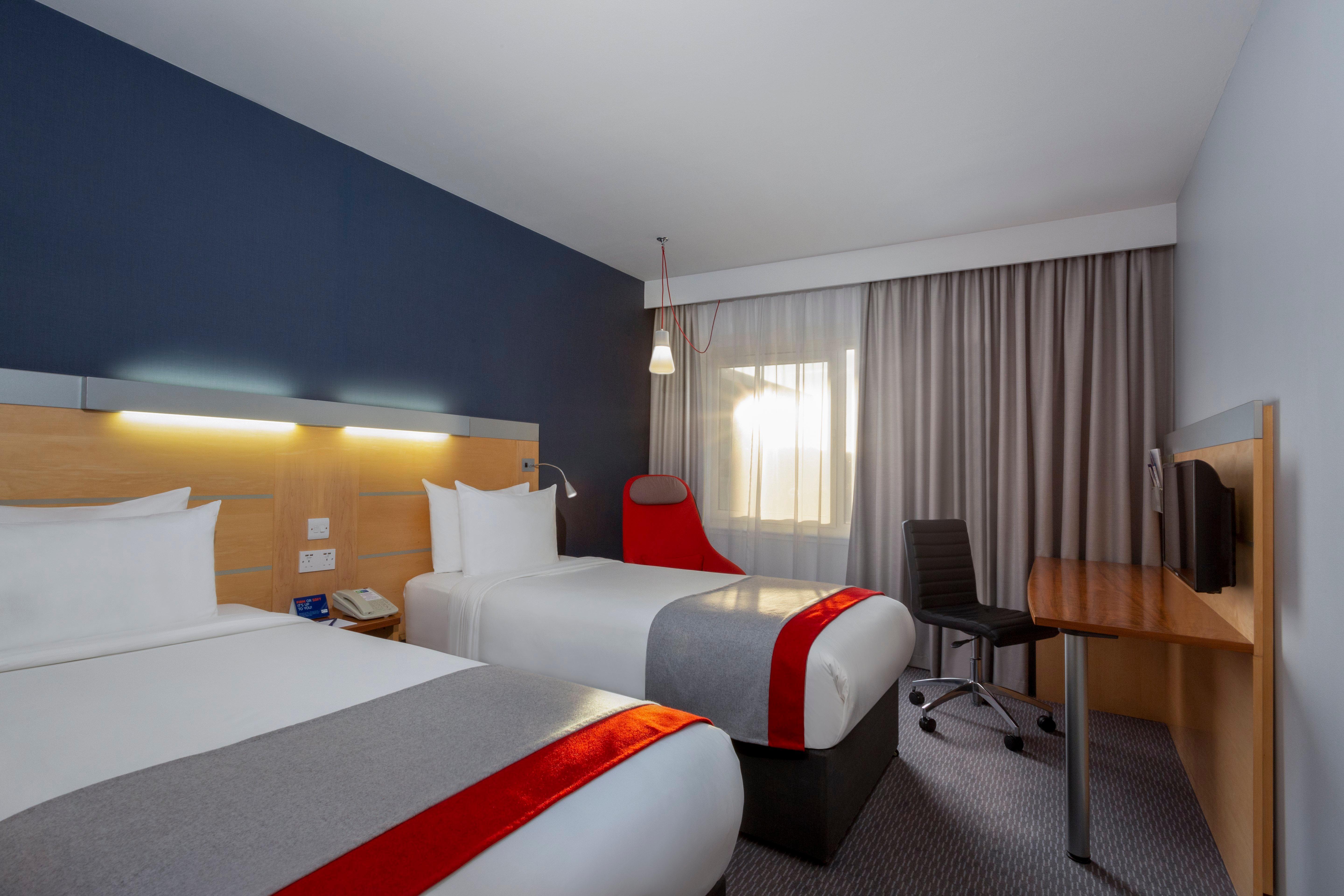 Holiday Inn Express Birmingham Redditch By Ihg Extérieur photo