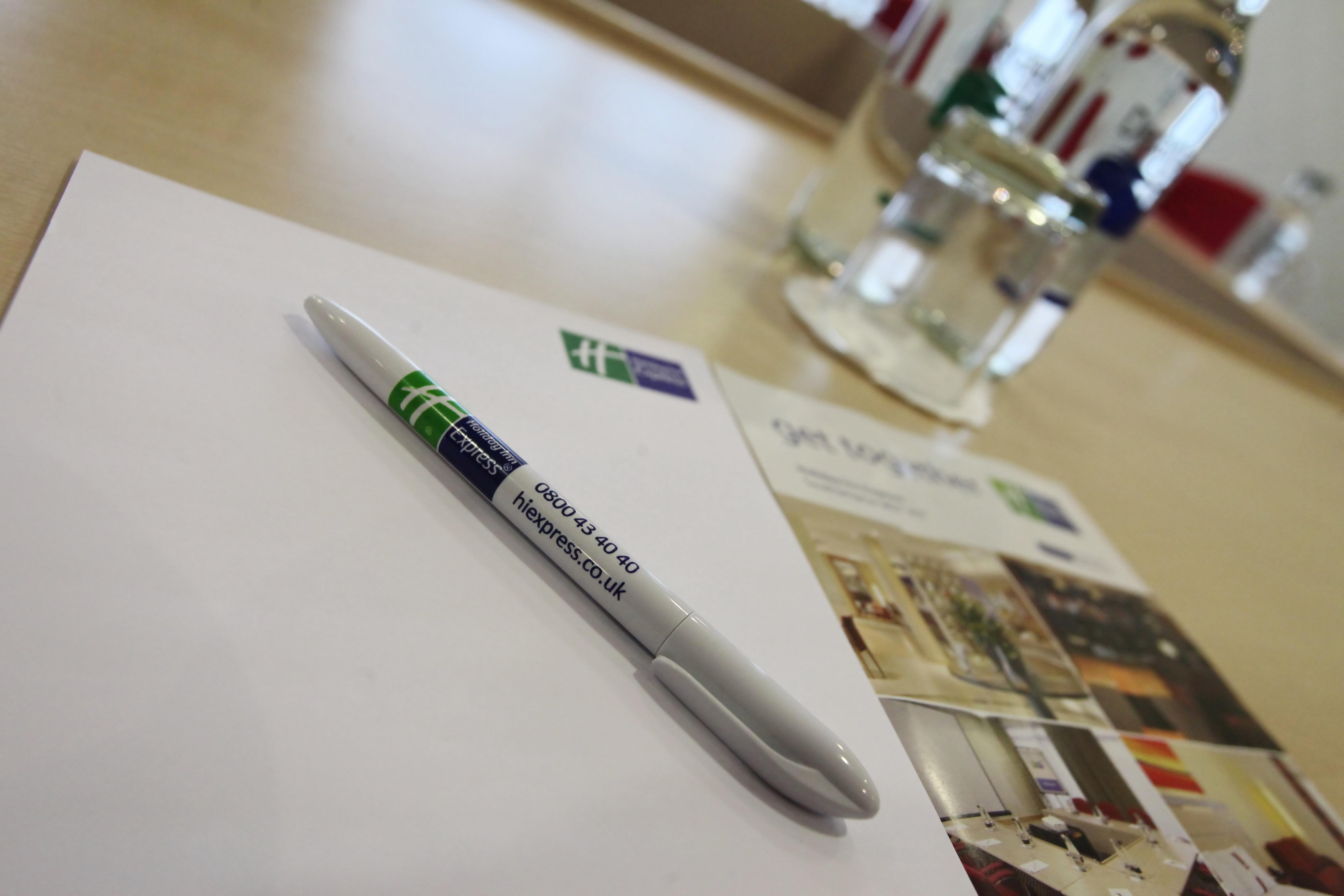 Holiday Inn Express Birmingham Redditch By Ihg Extérieur photo