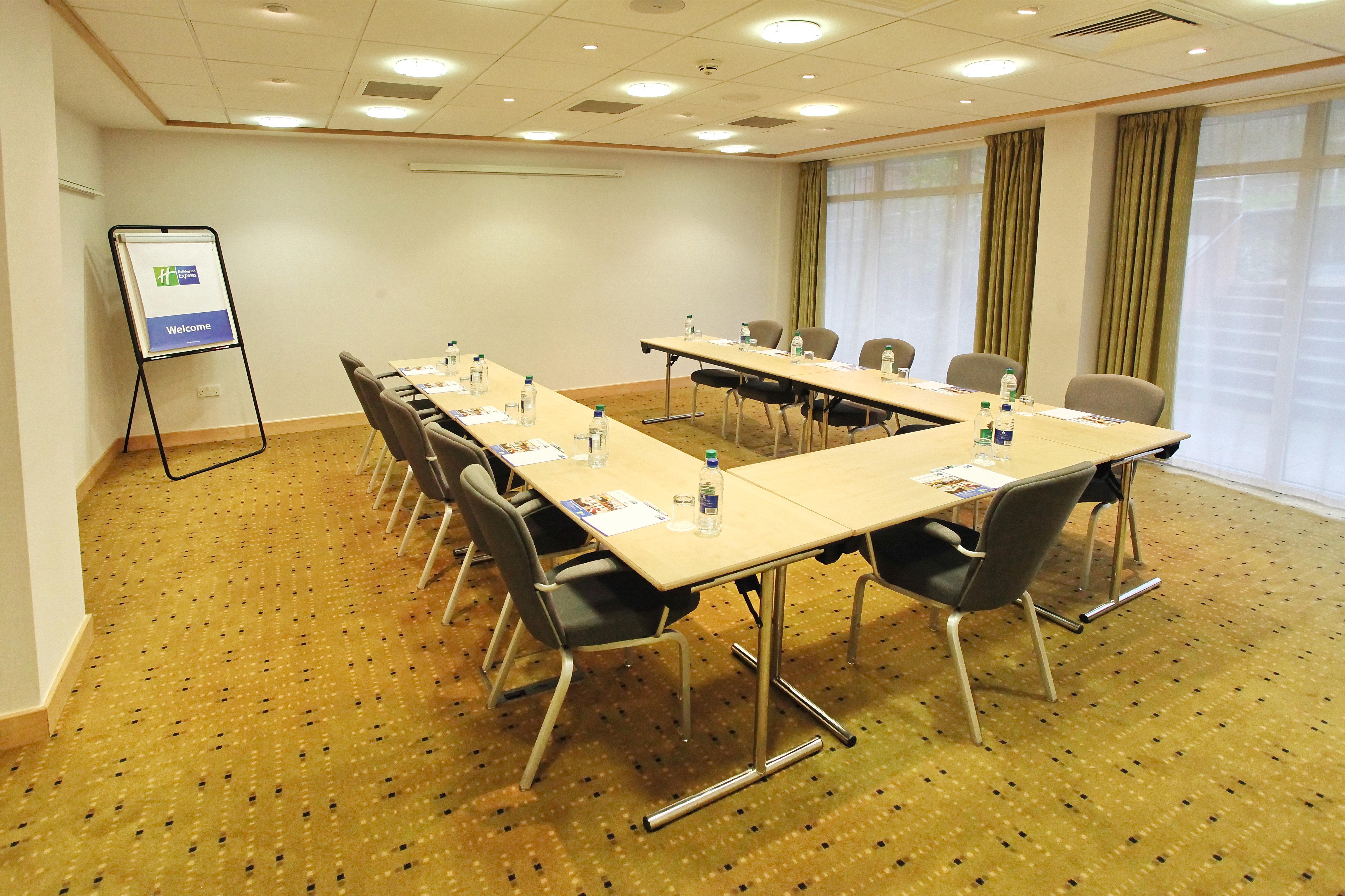 Holiday Inn Express Birmingham Redditch By Ihg Extérieur photo
