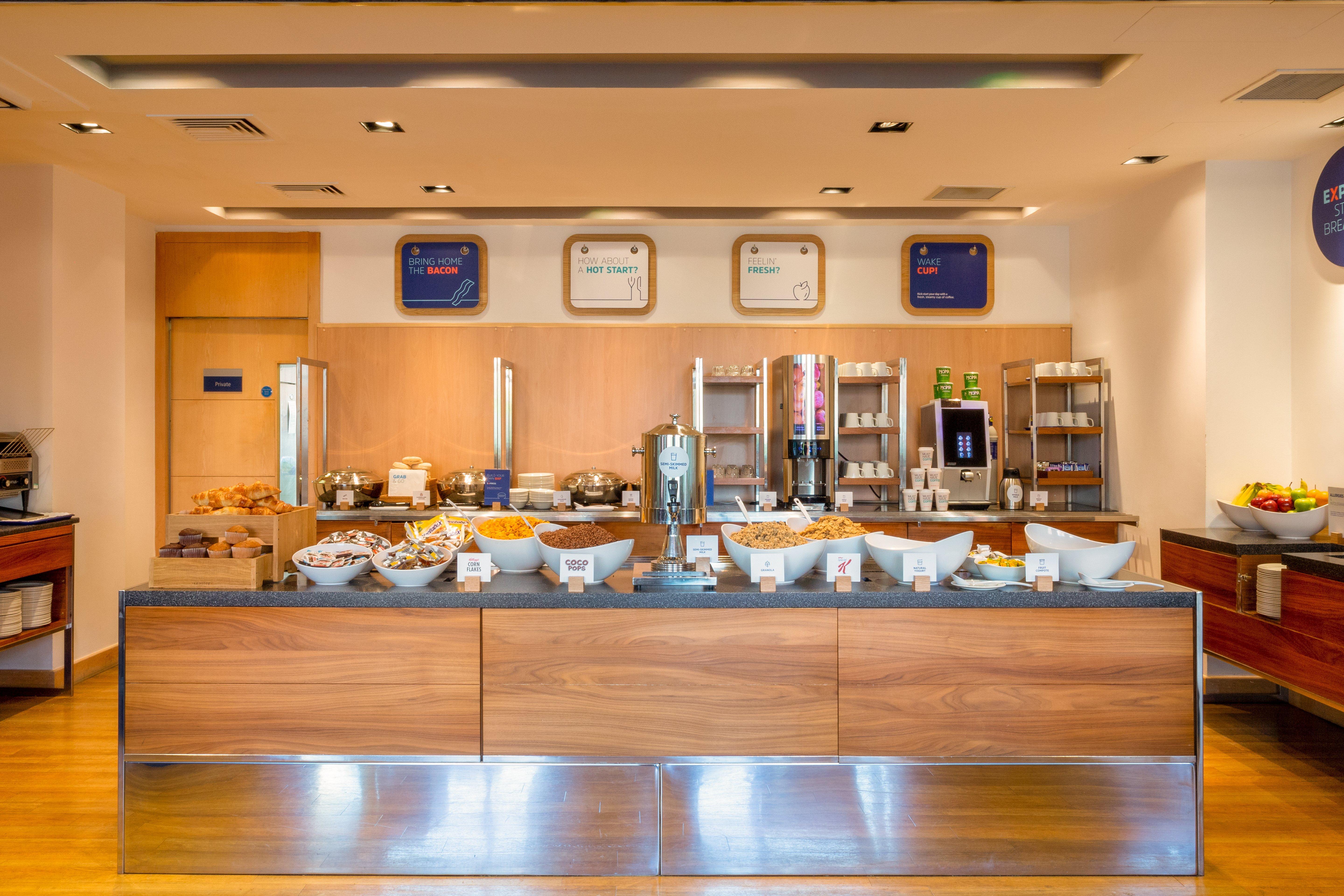 Holiday Inn Express Birmingham Redditch By Ihg Extérieur photo