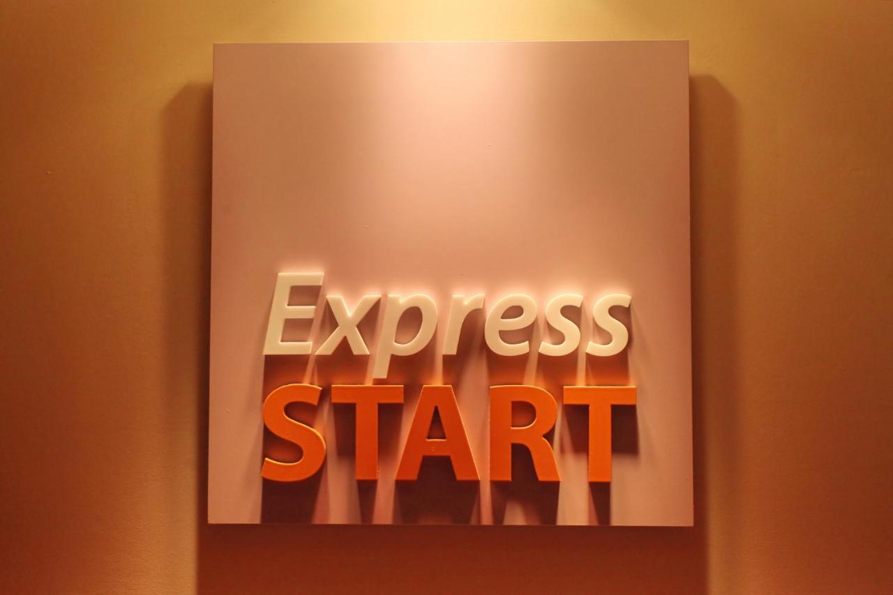 Holiday Inn Express Birmingham Redditch By Ihg Extérieur photo