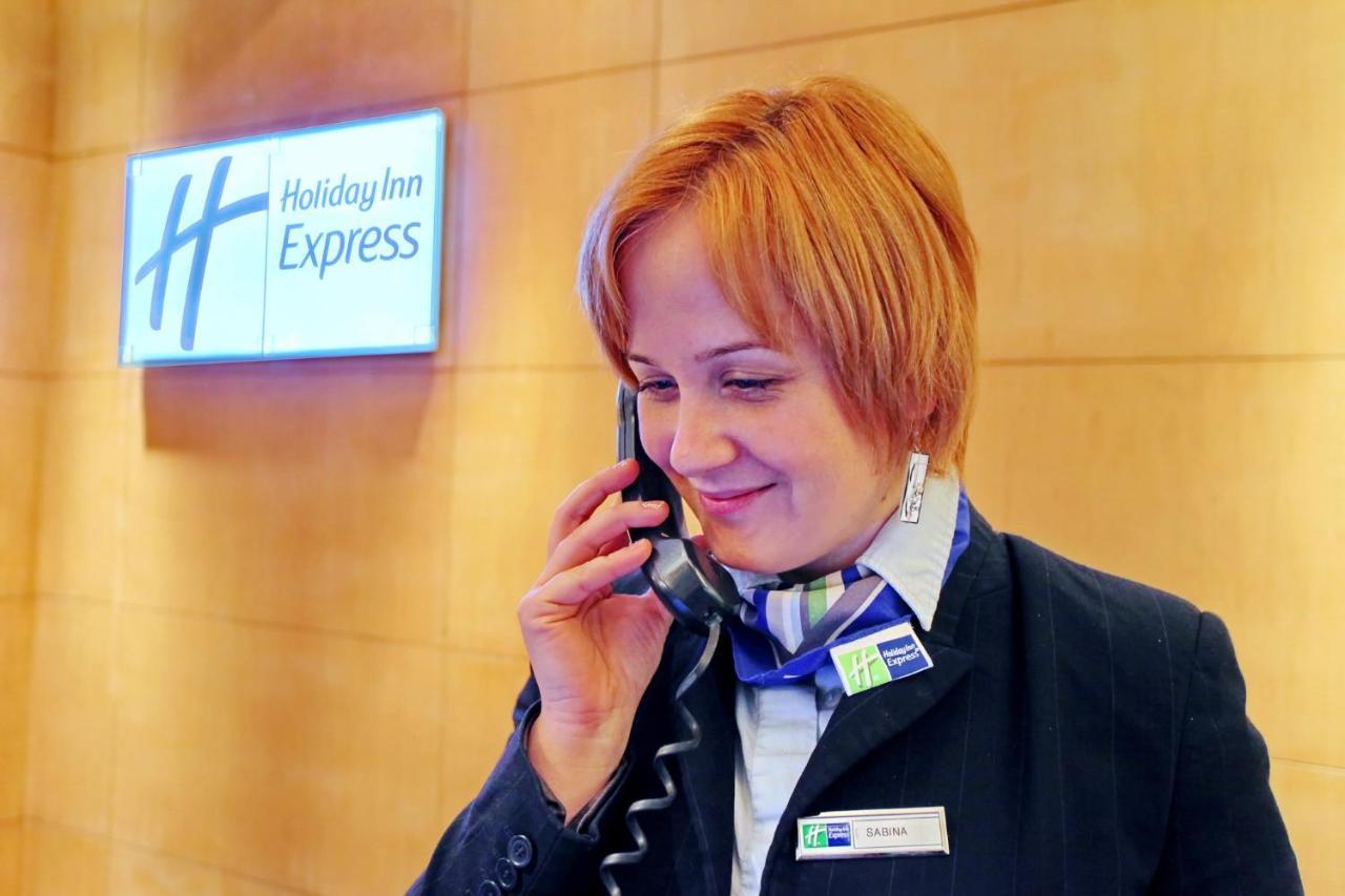 Holiday Inn Express Birmingham Redditch By Ihg Extérieur photo
