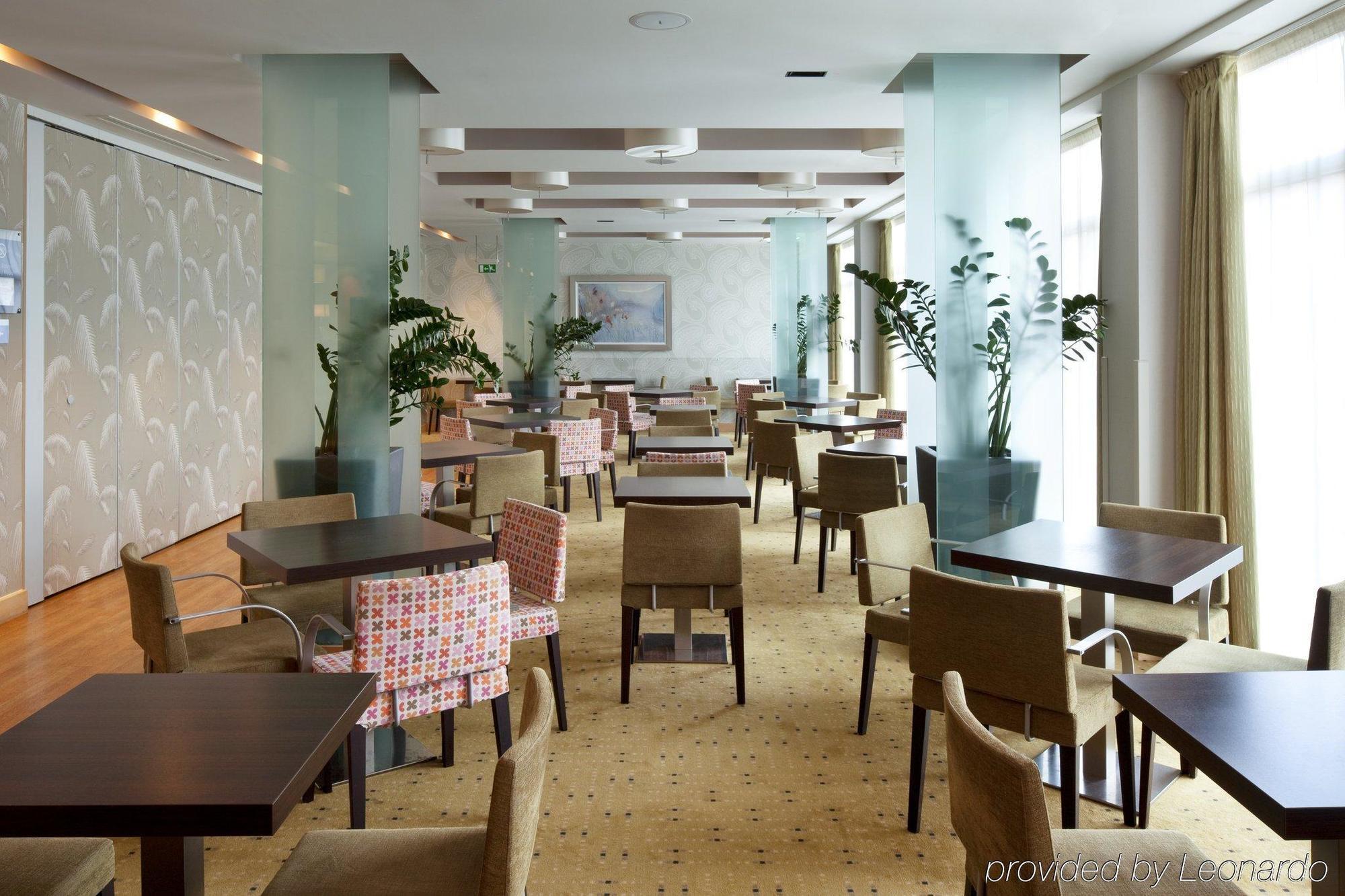 Holiday Inn Express Birmingham Redditch By Ihg Restaurant photo