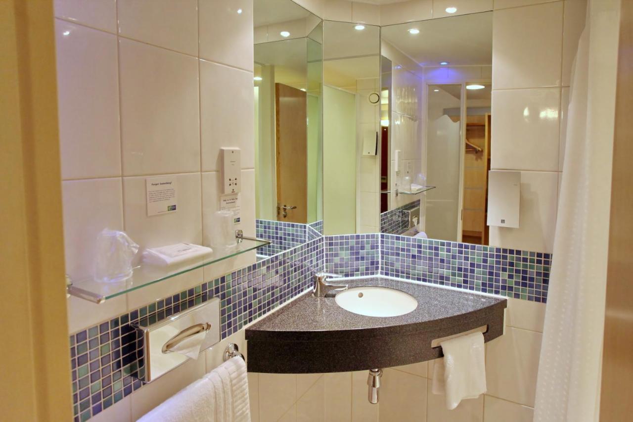 Holiday Inn Express Birmingham Redditch By Ihg Extérieur photo